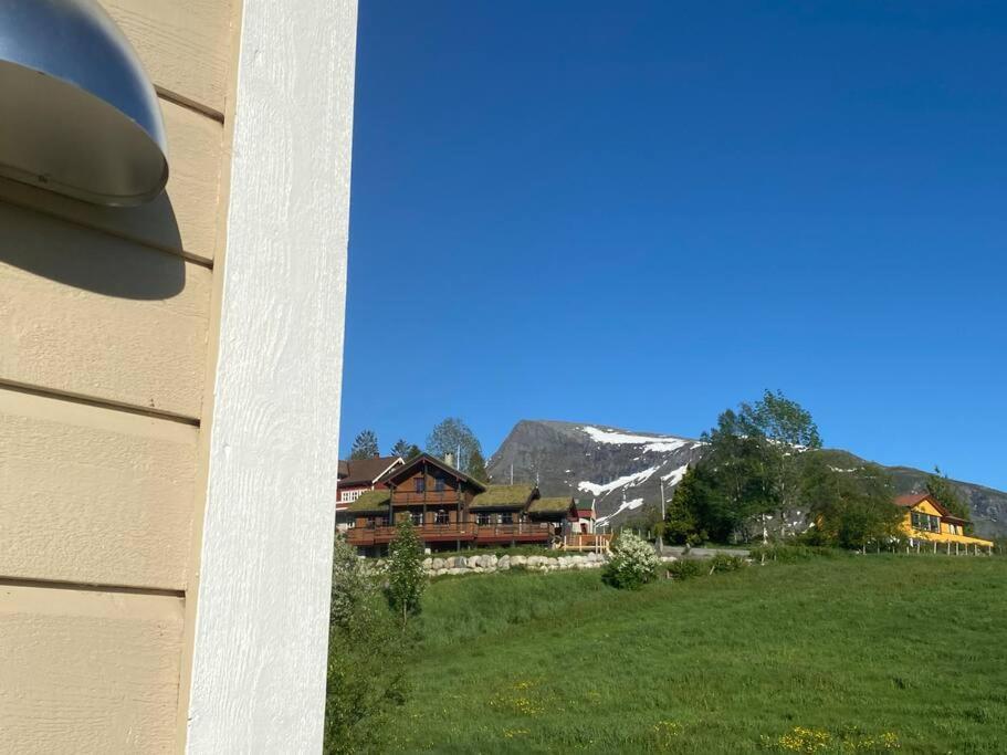 Апартаменты Minihus Med Drommeutsikt Til Sunnmorsalpene Aure  Экстерьер фото