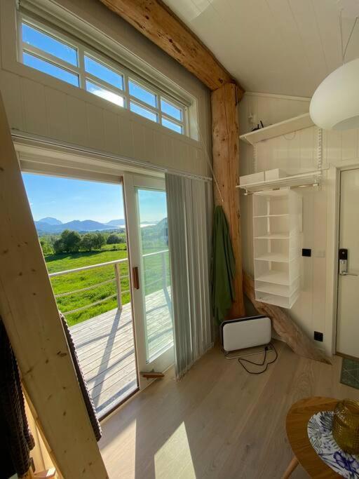 Апартаменты Minihus Med Drommeutsikt Til Sunnmorsalpene Aure  Экстерьер фото