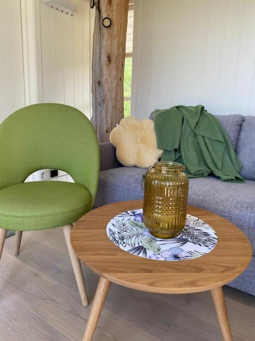 Апартаменты Minihus Med Drommeutsikt Til Sunnmorsalpene Aure  Экстерьер фото