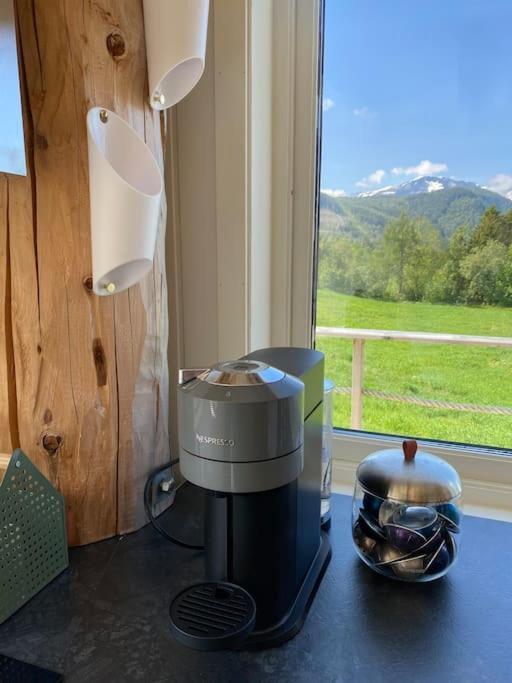 Апартаменты Minihus Med Drommeutsikt Til Sunnmorsalpene Aure  Экстерьер фото
